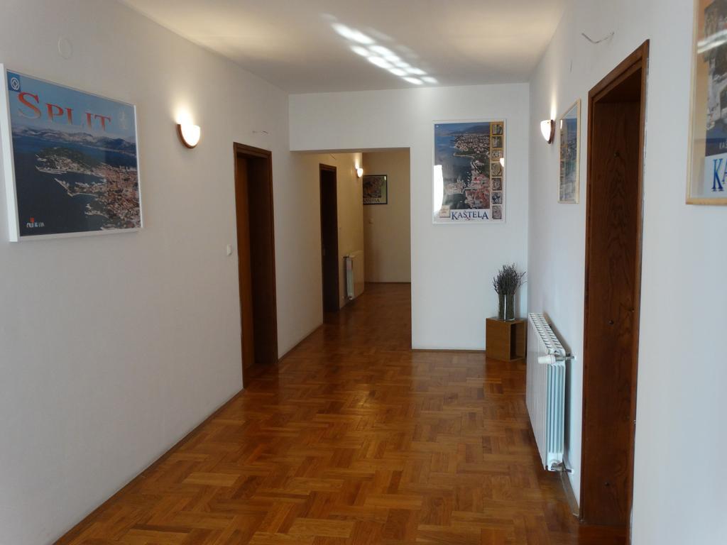 Guest House Mamut Kastela Exterior photo