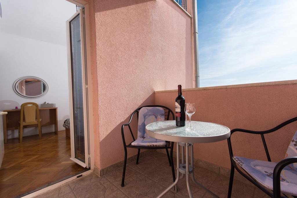 Guest House Mamut Kastela Exterior photo