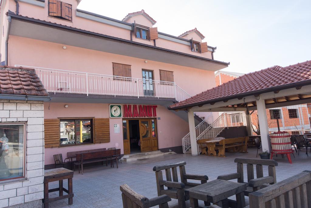 Guest House Mamut Kastela Exterior photo